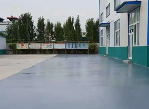 松江彩色路面喷涂翻新的材料对冬季